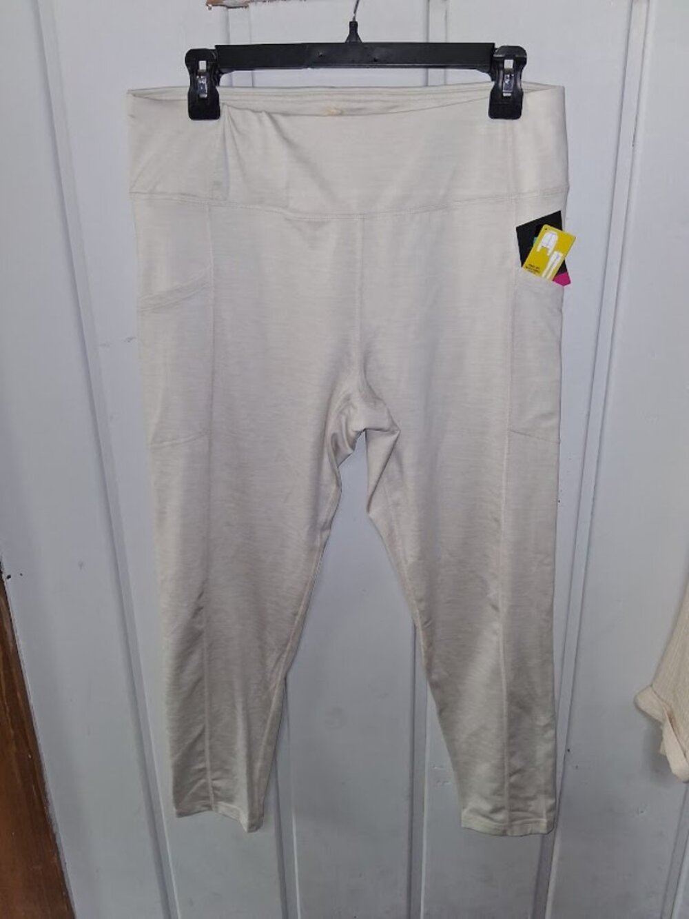 Pro Player Women's Oatmeal Cropped Leggings NWT Sz L